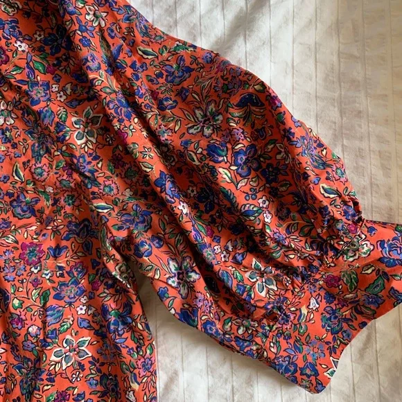 Universal Thread Floral Top | Red floral | Size Large | Puff Sleeve - Picture 2 of 8